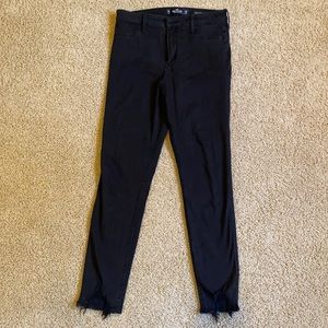 HOLLISTER women’s ULTRA HIGH RISE jean LEGGING. Size 11R (W 30/ L 28).